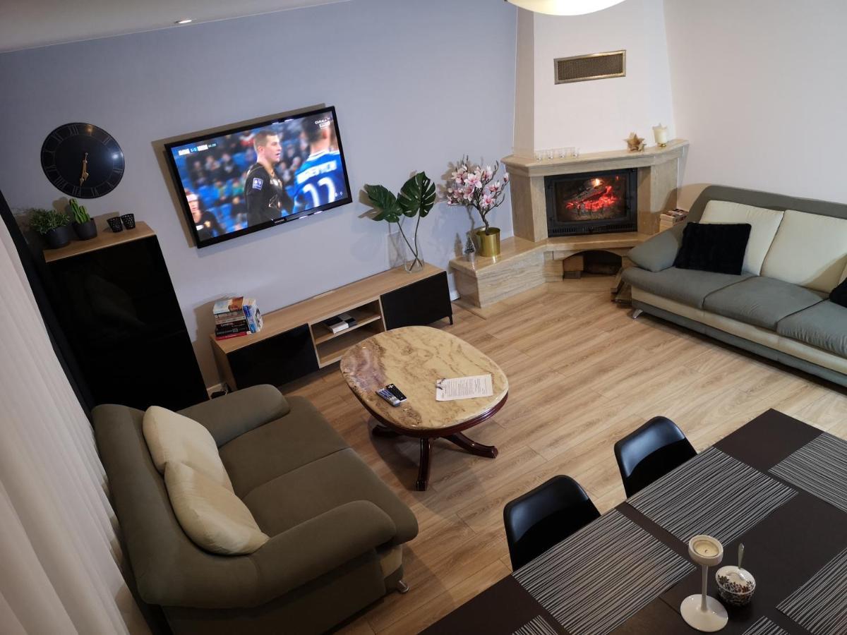 Red Rose Apartament -Parking -Taras- Faktura Vat Кельце Экстерьер фото